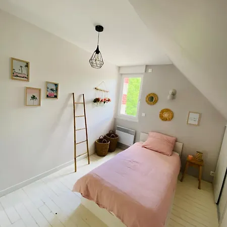 La Belle Beachside Garden House Asnelles